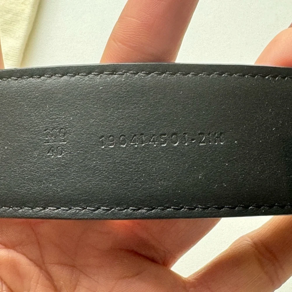 Authentic Fendi Men’s Leather Belt Black Large Silver Oval Buckle Size 100 (40)